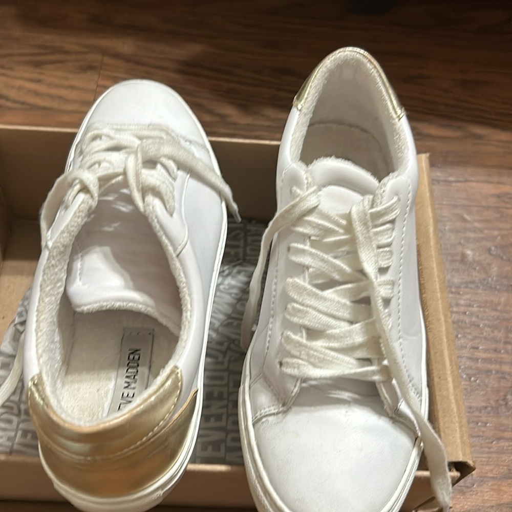 Steve Madden Sneakers Size 8